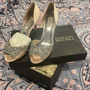 Mint Condition Diamond Pumps